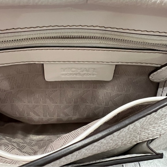 M MICHAEL KORS Medium Romy Optic White Saddle Crossbody Leather Bag - Picture 8 of 13